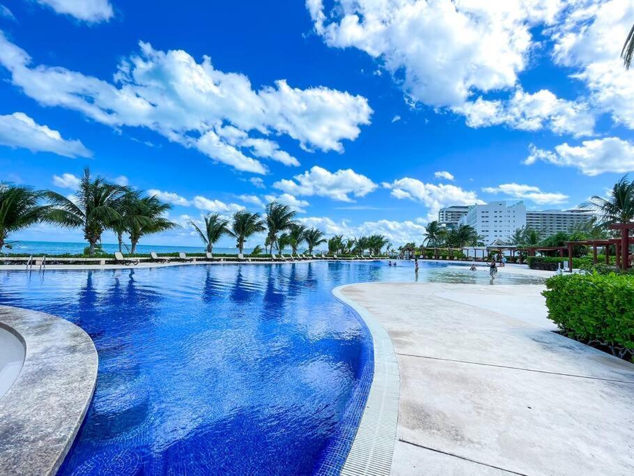 Punta Me Luxury Apartments Ocean View & Beach Front In Amara Канкун Екстериор снимка