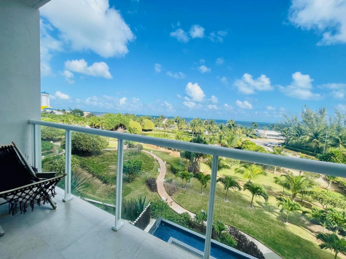 Punta Me Luxury Apartments Ocean View & Beach Front In Amara Канкун Екстериор снимка