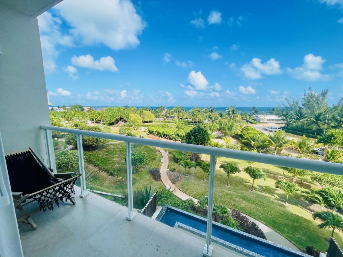 Punta Me Luxury Apartments Ocean View & Beach Front In Amara Канкун Екстериор снимка